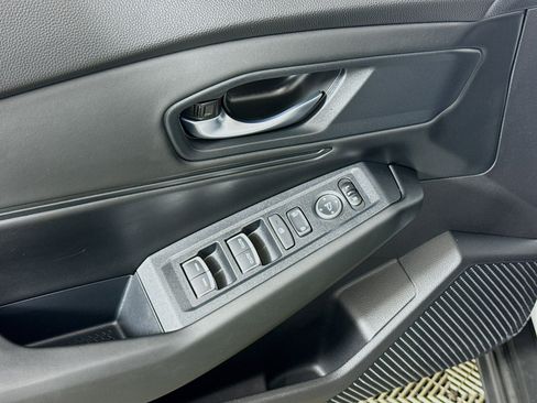 Used 2025 Honda Accord SE image 18