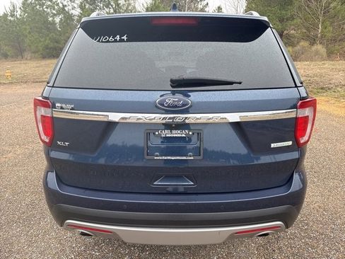 Used 2017 Ford Explorer XLT w/ Equipment Group 202A image 8
