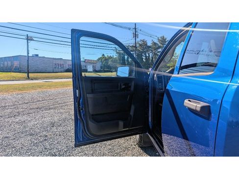 Used 2016 RAM 1500 Express AWD/4WD image 9