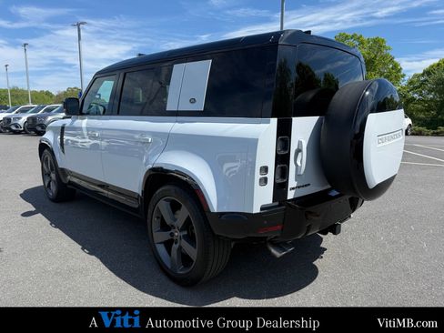 Used 2023 Land Rover Defender 110 V8 AWD/4WD image 6