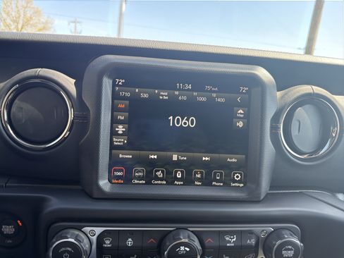 Certified 2022 Jeep Wrangler Unlimited Sahara AWD/4WD image 23