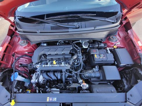 Used 2025 Hyundai Venue SEL image 9