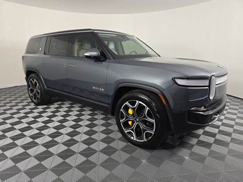 Used 2024 Rivian R1S Adventure image 7
