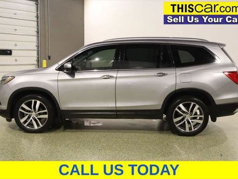 Used 2017 Honda Pilot Touring image 4