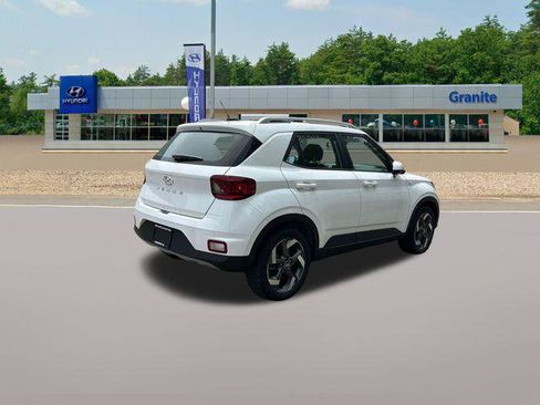 New 2026 Hyundai Venue SEL FWD image 6