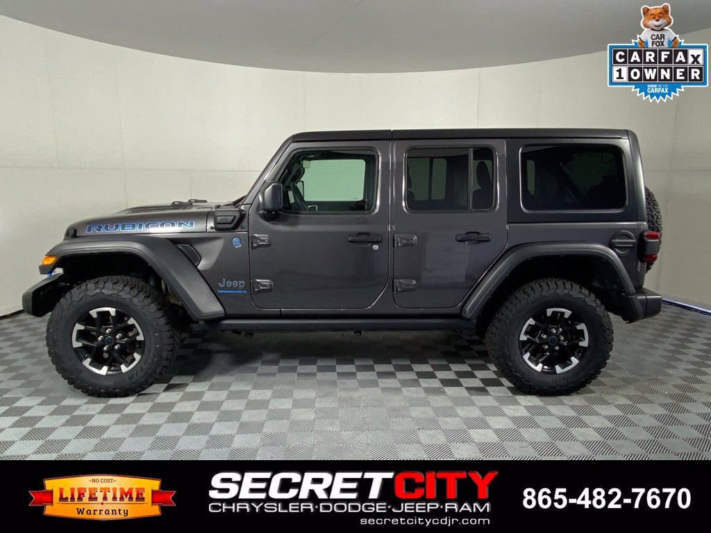 Used 2024 Jeep Wrangler Unlimited Rubicon 4xe w/ Technology Group AWD/4WD image 4