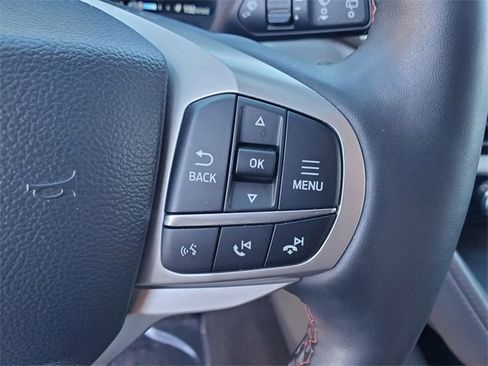 Used 2025 Ford Explorer Active w/ Active Comfort Package image 6