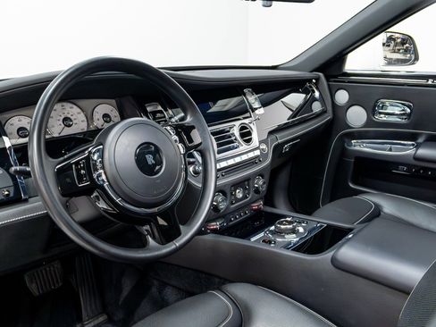 Used 2016 Rolls-Royce Ghost image 11