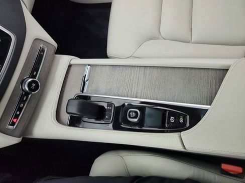 Used 2023 Volvo XC90 T8 Plus w/ Protection Package Premier AWD/4WD image 23