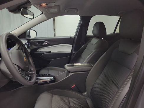 Used 2025 Chevrolet Trax LT image 13