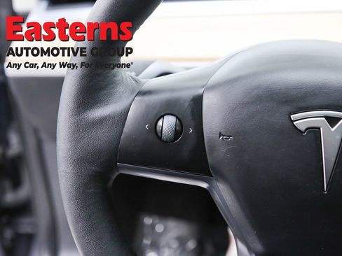 Used 2023 Tesla Model 3 Standard Range image 15