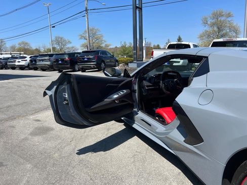 Used 2024 Chevrolet Corvette Stingray Convertible RWD image 15