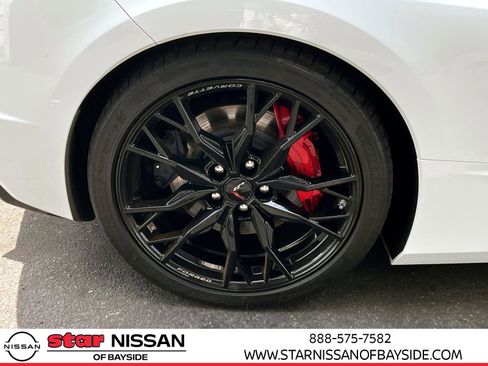 Used 2023 Chevrolet Corvette Stingray Premium Conv w/ Z51 Performance Package image 7