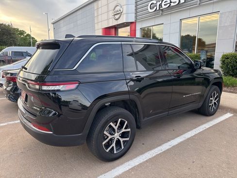 Used 2025 Jeep Grand Cherokee Limited image 2