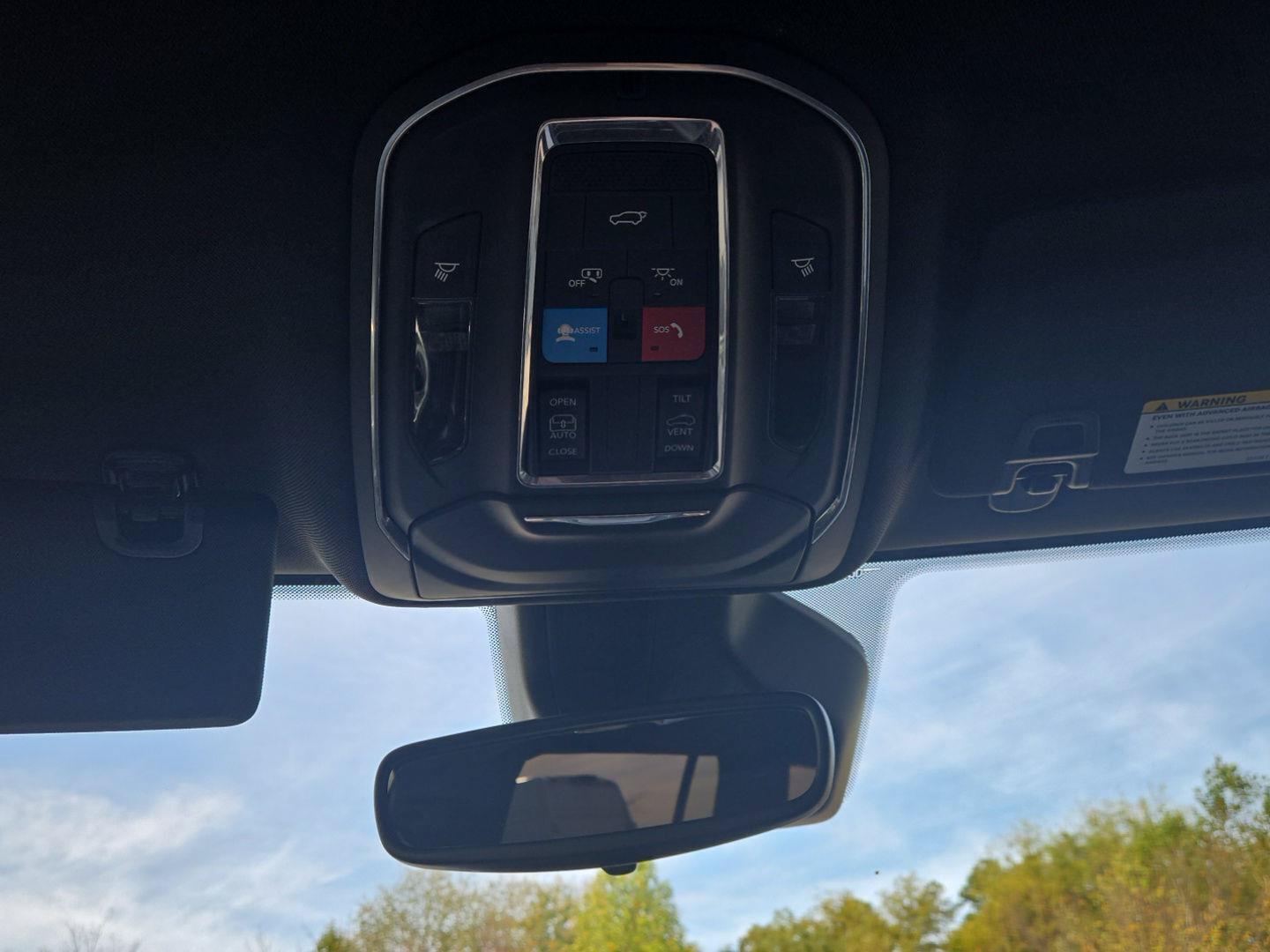 Used 2023 Jeep Grand Cherokee L Laredo RWD image 21