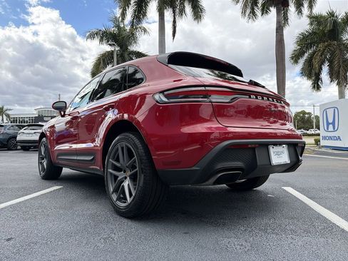 Used 2022 Porsche Macan w/ Premium Package Plus image 19