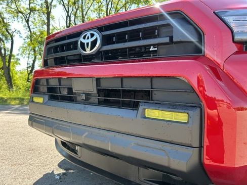 Certified 2025 Toyota 4Runner SR5 AWD/4WD image 10