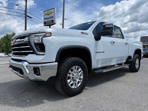 Used 2024 Chevrolet Silverado 2500 LTZ w/ LTZ Convenience Package AWD/4WD image 2