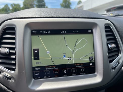 Used 2021 Jeep Compass Latitude AWD/4WD image 18
