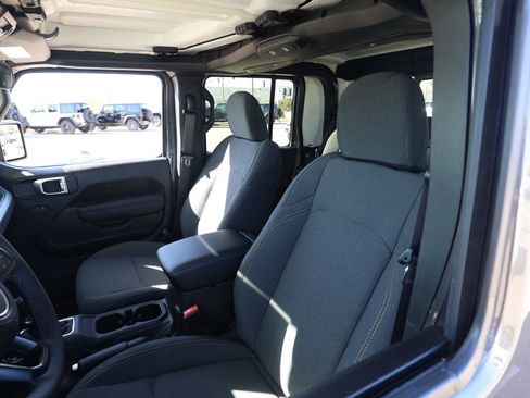 New 2026 Jeep Gladiator Sport image 15