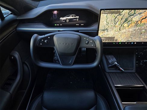 Used 2022 Tesla Model S image 14