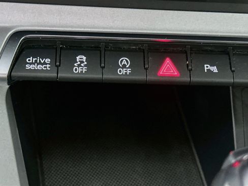 Used 2025 Audi Q3 2.0T Premium AWD/4WD image 24