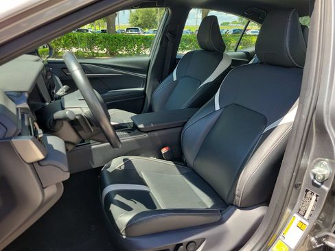 Used 2025 Toyota Camry SE FWD image 17