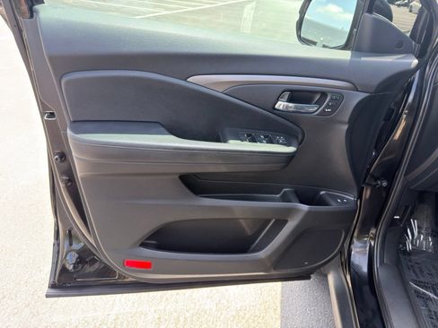 Used 2021 Honda Pilot Special Edition image 11
