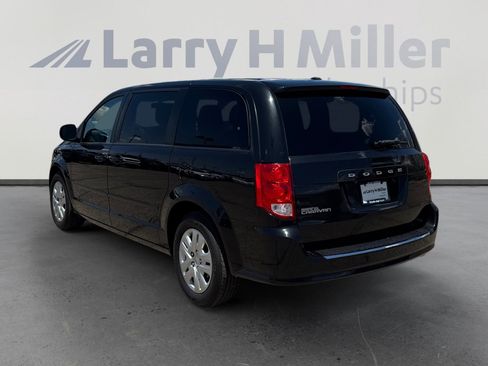 Used 2017 Dodge Grand Caravan SE w/ Power Window Group FWD image 3