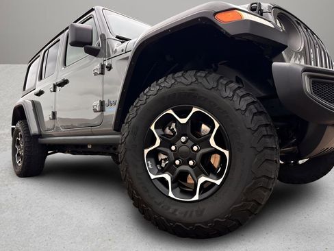 Used 2021 Jeep Wrangler Unlimited Rubicon 4xe w/ Cold Weather Group AWD/4WD image 30