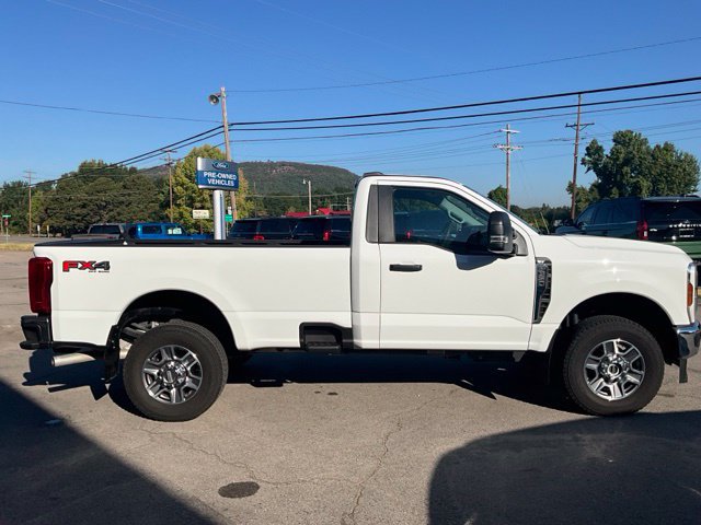 Used 2025 Ford F350 XLT w/ FX4 Off-Road Package AWD/4WD image 2
