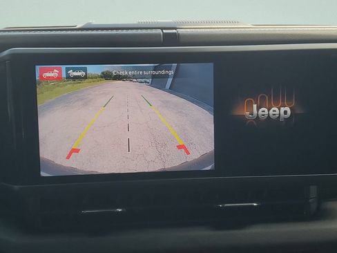Used 2024 Jeep Wrangler Unlimited Rubicon w/ Technology Group AWD/4WD image 18