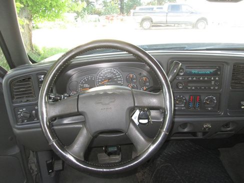 Used 2007 Chevrolet Silverado 2500 LT AWD/4WD image 15