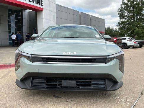 Used 2025 Kia K4 FWD image 3