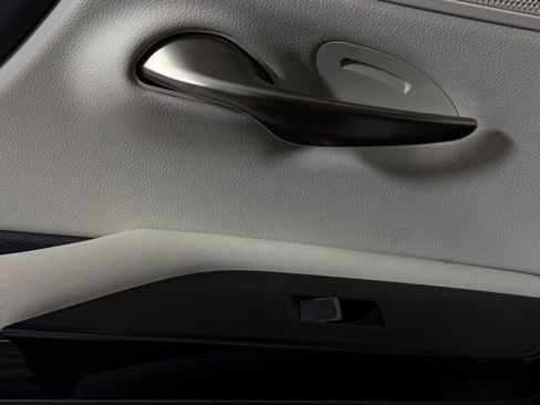 Certified 2025 Lexus ES 300h w/ Premium Package image 24