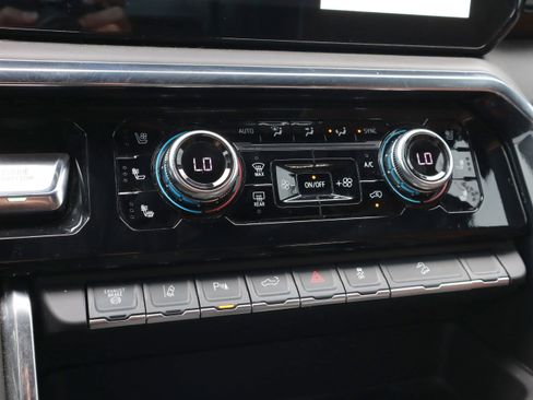 Used 2025 GMC Sierra 2500 Denali Ultimate image 16