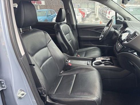 Used 2022 Honda Pilot Touring image 9
