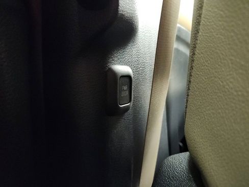 Certified 2022 Toyota Sienna XLE image 35