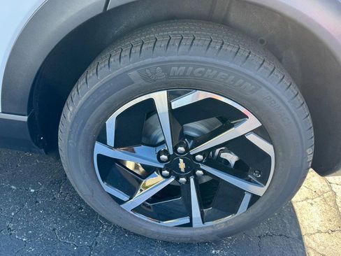 New 2026 Chevrolet Equinox EV LT image 6