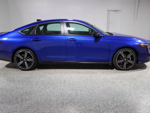 Used 2024 Honda Accord Sport image 6