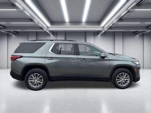 Used 2023 Chevrolet Traverse LT image 1
