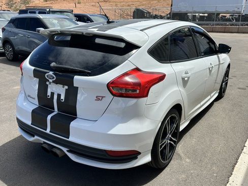 Used 2016 Ford Focus ST FWD image 3
