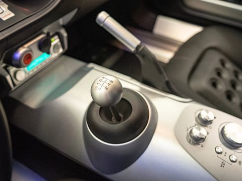 Used 2006 Ford GT image 4