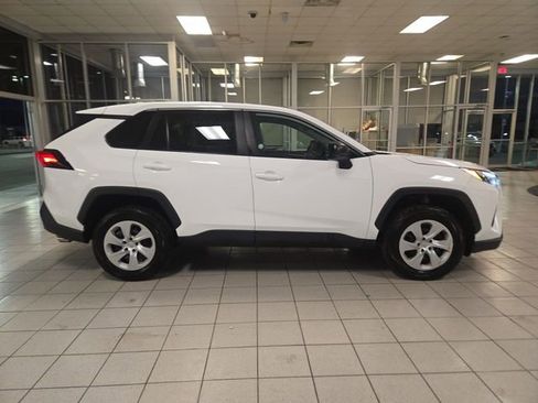 Used 2024 Toyota RAV4 LE image 9