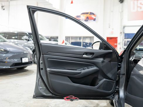 Used 2024 Nissan Altima 2.5 SV image 39