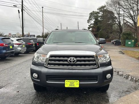 Used 2015 Toyota Sequoia SR5 image 2