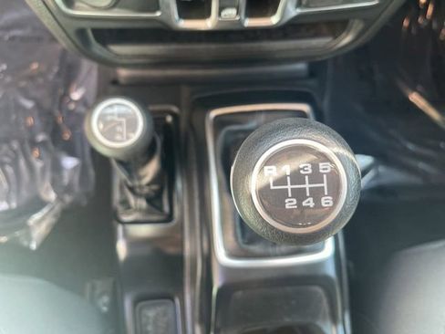 Used 2022 Jeep Gladiator Sport AWD/4WD image 23