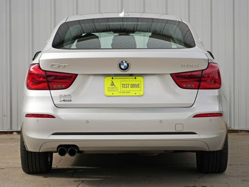 Used 2017 BMW 330i Gran Turismo xDrive image 10
