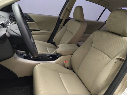 Used 2016 Honda Accord LX image 17