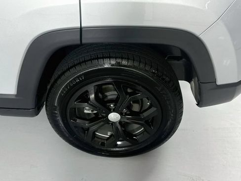 Used 2024 Jeep Compass Latitude AWD/4WD image 29